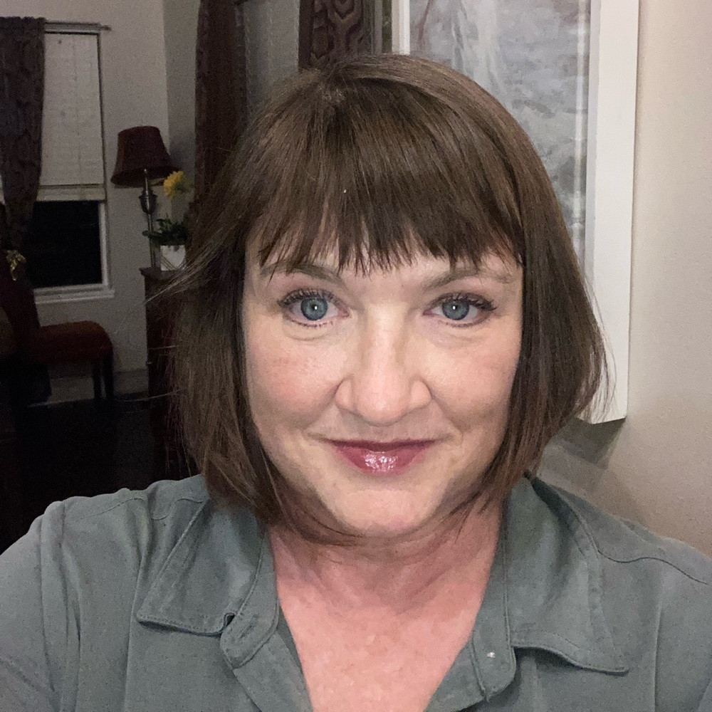 Meet your Posher, Lauren